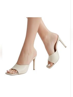 LITA By CIARA Solid Square Toe Slide Sandals in Cream Leather NIB